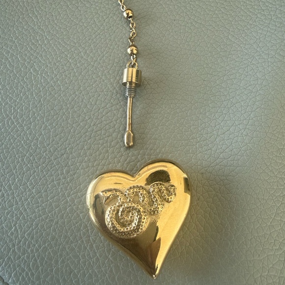 Gold Heart Pendant Necklace - Picture 3 of 4